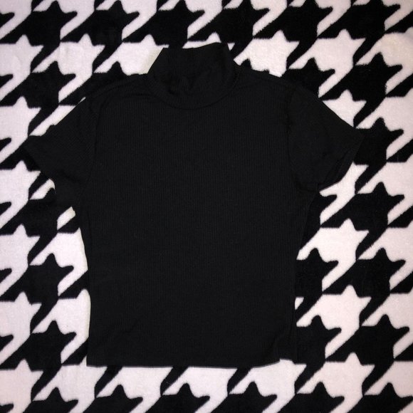 Ribbed Mock-Neck Crop Top - Picture 1 of 2